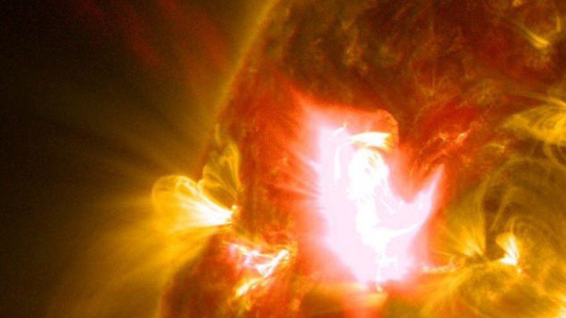 Imagini cu cea mai mare erupţie solară din ultimii ani, captate de NASA - VIDEO