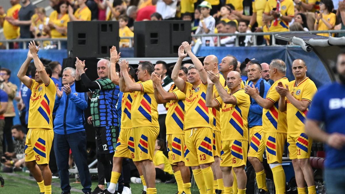 Cum vor arăta noile tricouri ale României! Sunt inspirate de Generația de Aur