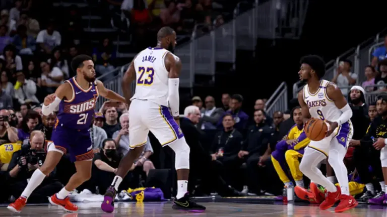 LeBron şi Bronny James fac istorie în NBA. Tatăl şi fiul au jucat împreună pentru prima dată - VIDEO