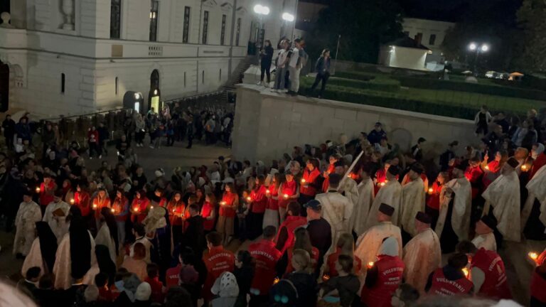 Moaștele Sfântului Pantelimon aduse la Iași în anul omagial al îngrijirii bolnavilor: Mărturii și minuni- GALERIE FOTO/VIDEO