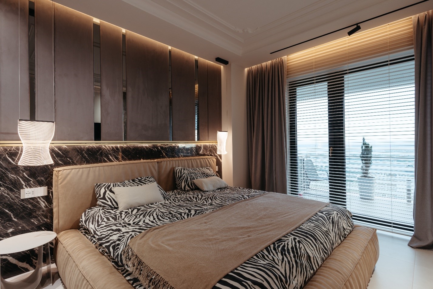 Cum să optimizezi spațiul de depozitare dintr-un apartament cu dressing mic (P)