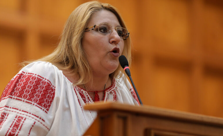 Diana Iovanovici Şoşoacă, preşedinta S.O.S România, îşi depune joi candidatura la alegerile prezidenţiale