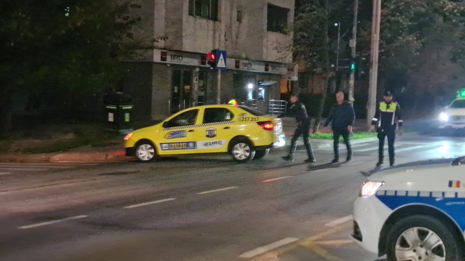 Tamponare puternică în Nicolina, cu un taxi implicat în accident - FOTO