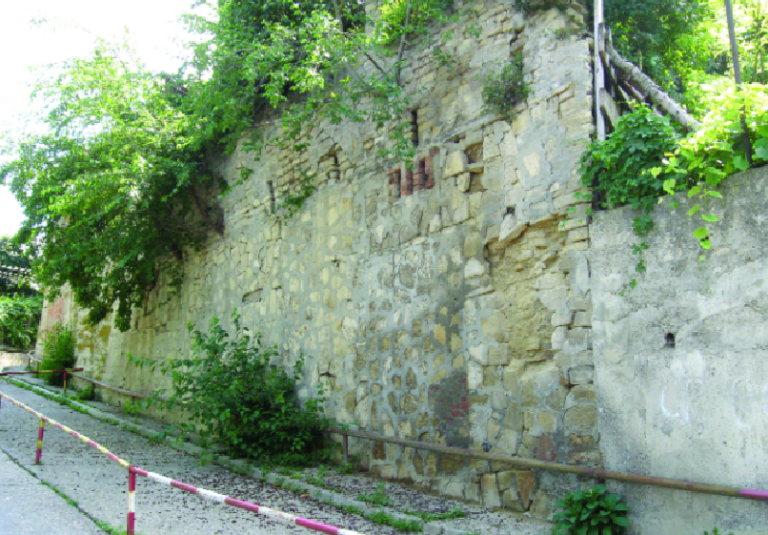 Investigații geotehnice pe un versant din Copou după ce au avut loc alunecări de teren