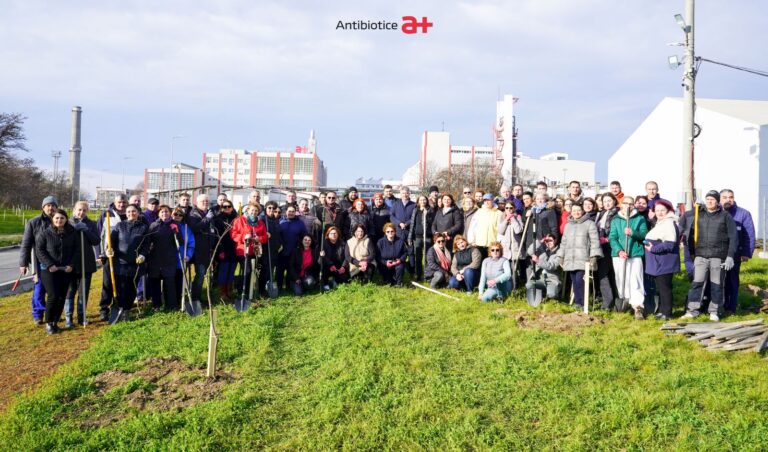 Angajații Antibiotice au plantat 500 de arbori