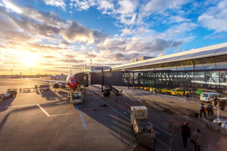 Descoperă top 4 beneficii ale rezervarii unui loc de parcare langa aeroportul Otopeni (P)