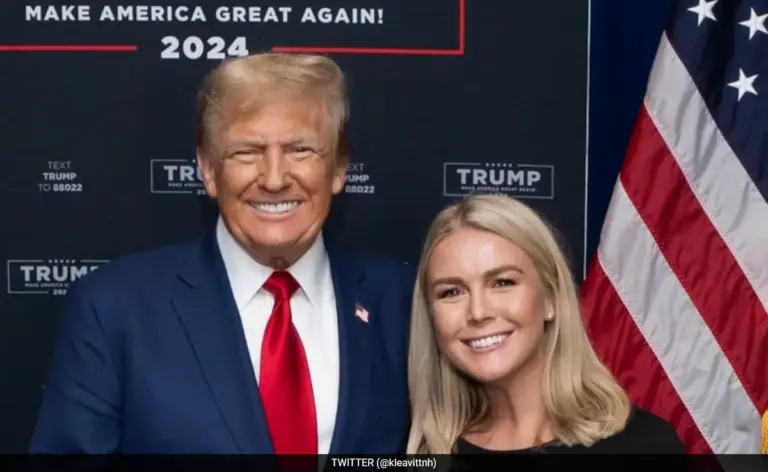 O tânără de 27 de ani, desemnată de Trump secretar de presă al Casei Albe