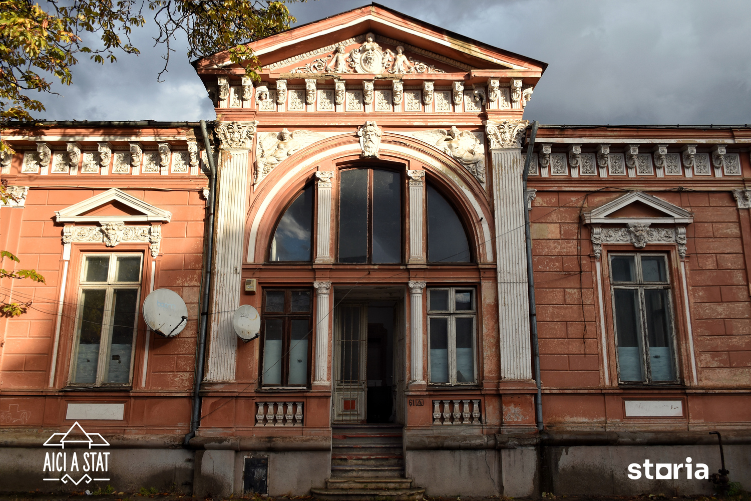 Artă și istorie sub același acoperiș: vila din secolul XIX cu uși pictate ce omagiază mari artiști, disponibilă pe Storia cu peste 1 milion de euro (P)