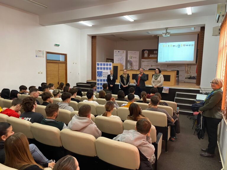 Activităţi de educaţie anticorupţie cu liceeni ieșeni în cadrul proiectului educațional – informațional „Info.Biblioteca: Viață – Anticorupție – Libertate” (VAL)