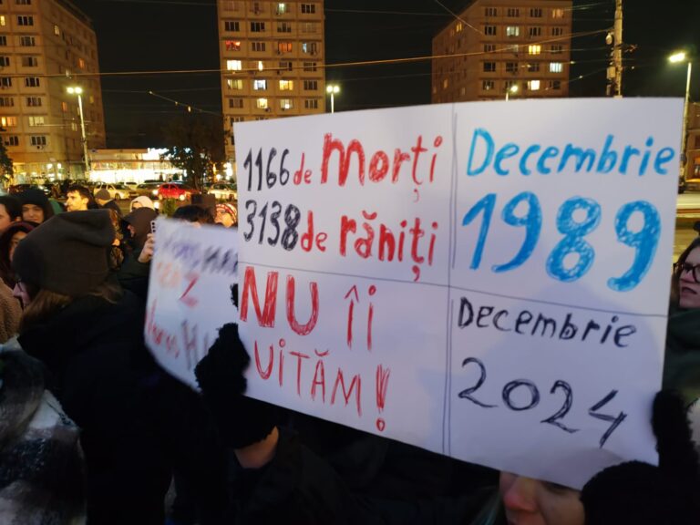 VIDEO/FOTO Protest în Piața Unirii din Iași împotriva lui Călin Georgescu: „Uniți, salvăm țara”