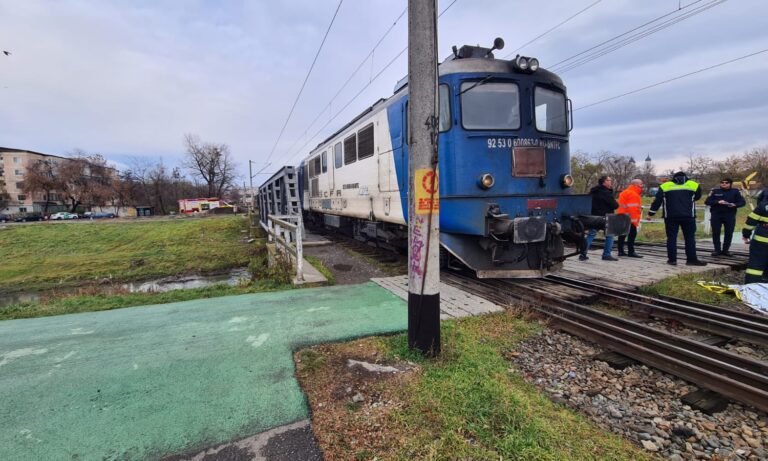 Un bărbat de 50 de ani a murit după ce a fost lovit de tren