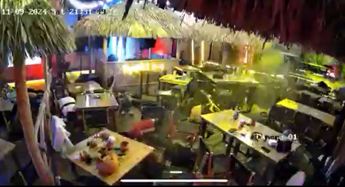  VIDEO – Momentul în care zece persoane sunt ucise într-un atac armat asupra unui bar, în Mexic