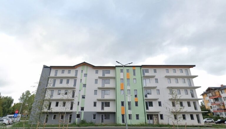 Două blocuri construite în șapte ani: Primăria Iași predă cheile la 72 de apartamente