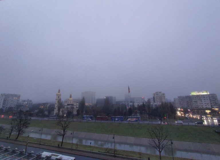 Cod galben de ceață la Iași: vizibilitate redusă sub 50 de metri în unele zone