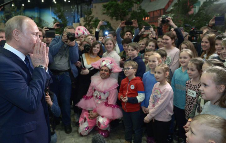 Deputaţii ruşi au adoptat o lege care interzice promovarea unui mod de viaţă „fără copii”