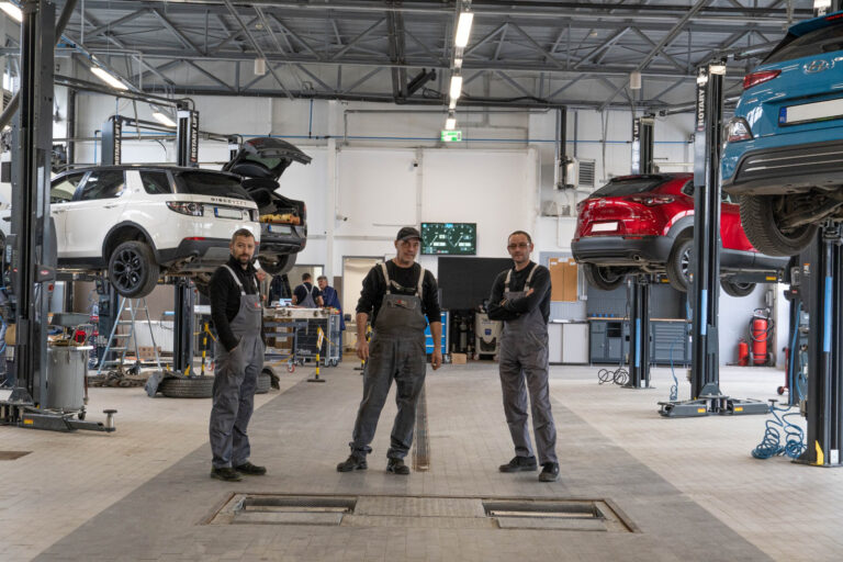 Grupul Tester sărbătorește 32 de ani de excelență în mediul economic din Iași și lansează cel mai digitalizat proces de reparații auto în Iași, la Mall Auto