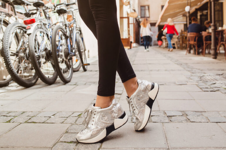 Cele mai confortabile modele de pantofi pentru femei și bărbați (P)