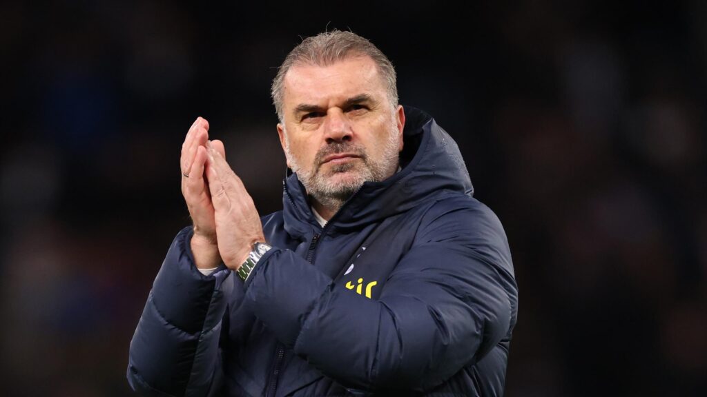  Este mai greu să fii antrenor decât prim-ministru, spune managerul grupării Tottenham