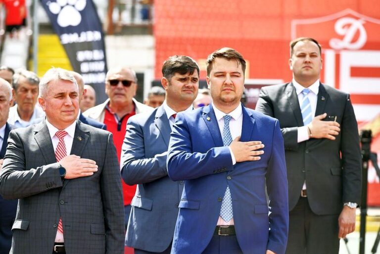 Defapt.ro: Făcut general la 36 de ani de fostul ministru Bode, șeful CS Dinamo a folosit un sistem paralel ilegal de plăți pentru sportivii străini. Printre victime, celebrul antrenor Fuertes (handbal)