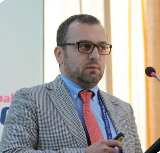 Când ajunge inteligența artificială în sistemul medical ieșean? Recordurile lui 2024 și ce va aduce 2025: o analiză realizată alături de conf.dr. Ionuț Nistor