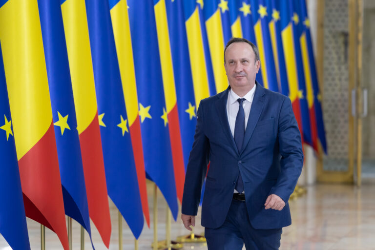 Rafila și Câciu nu au fost capabili să cheltuie nici un euro din patru miliarde de euro oferiți în cadrul fondurilor de coeziune alocate Sănătății