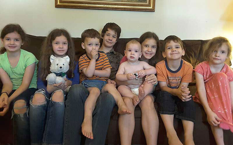 Copiii mijlocii sunt mai cooperanţi decât fraţii lor, arată un studiu al unor cercetători din Canada
