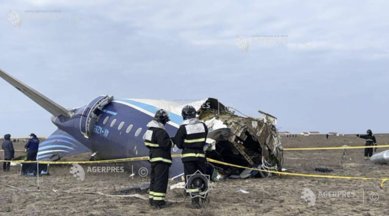 Cutiile negre ale avionului din Azerbaidjan prăbuşit, recuperate. Ce se ştie până acum