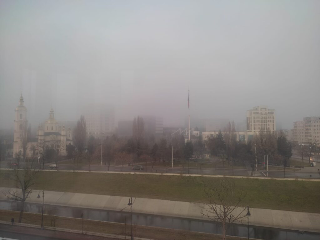 UPDATE Se vor mai vedea artificiile de la miezul nopții? Meteorologii au prelungit avertizarea de cod galben de ceață