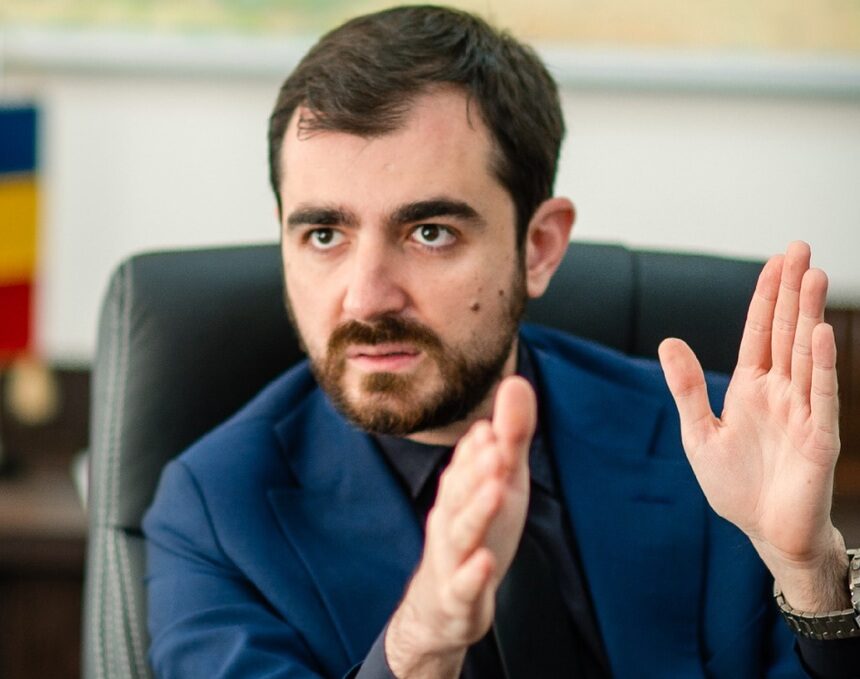  Claudiu Năsui (USR) critică dur numirea polițistului Caragea în fruntea unei fabrici de armament, UM Sadu