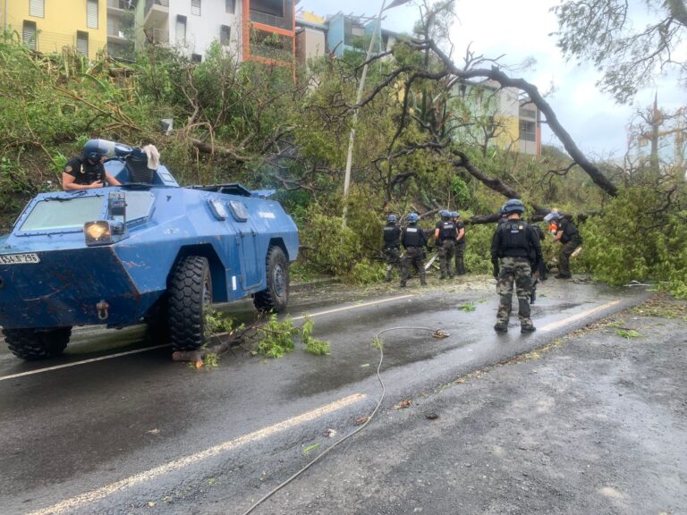 VIDEO „E ca şi cum o bombă atomică a căzut pe Mayotte”. Mărturii după cel mai devastator ciclon din ultimul secol care a lovit teritoriul francez din Oceanul Indian