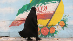 Trei iranieni, inculpaţi în temeiul Legii privind securitatea naţională în urma unei anchete a poliţiei antiteroriste britanice