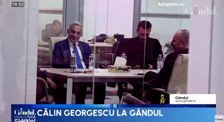 FOTO: În emisiunea de ieri în care a negat că e legionar, Georgescu a venit însoțit de șeful legionarilor
