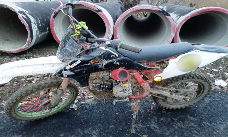 Prins pe motocicletă fără permis de conducere de către Poliția de Frontieră, la Bosia