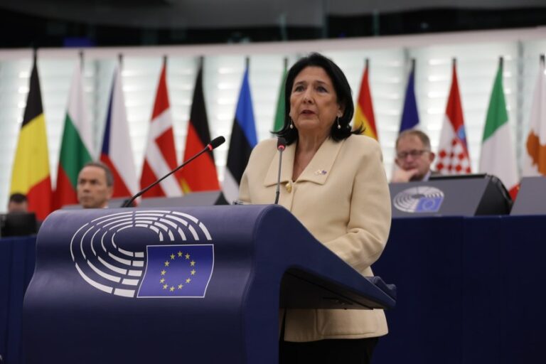 Impasul prezidenţial din Georgia se apropie de punctul critic. Cine va intra în Palatul Orbelian de pe 29 decembrie