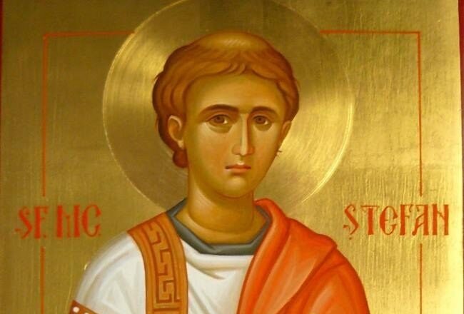 Sfântul Ştefan, primul care a vestit şi a mărturisit credinţa în Hristos, este sărbătorit de creştini în a treia zi de Crăciun