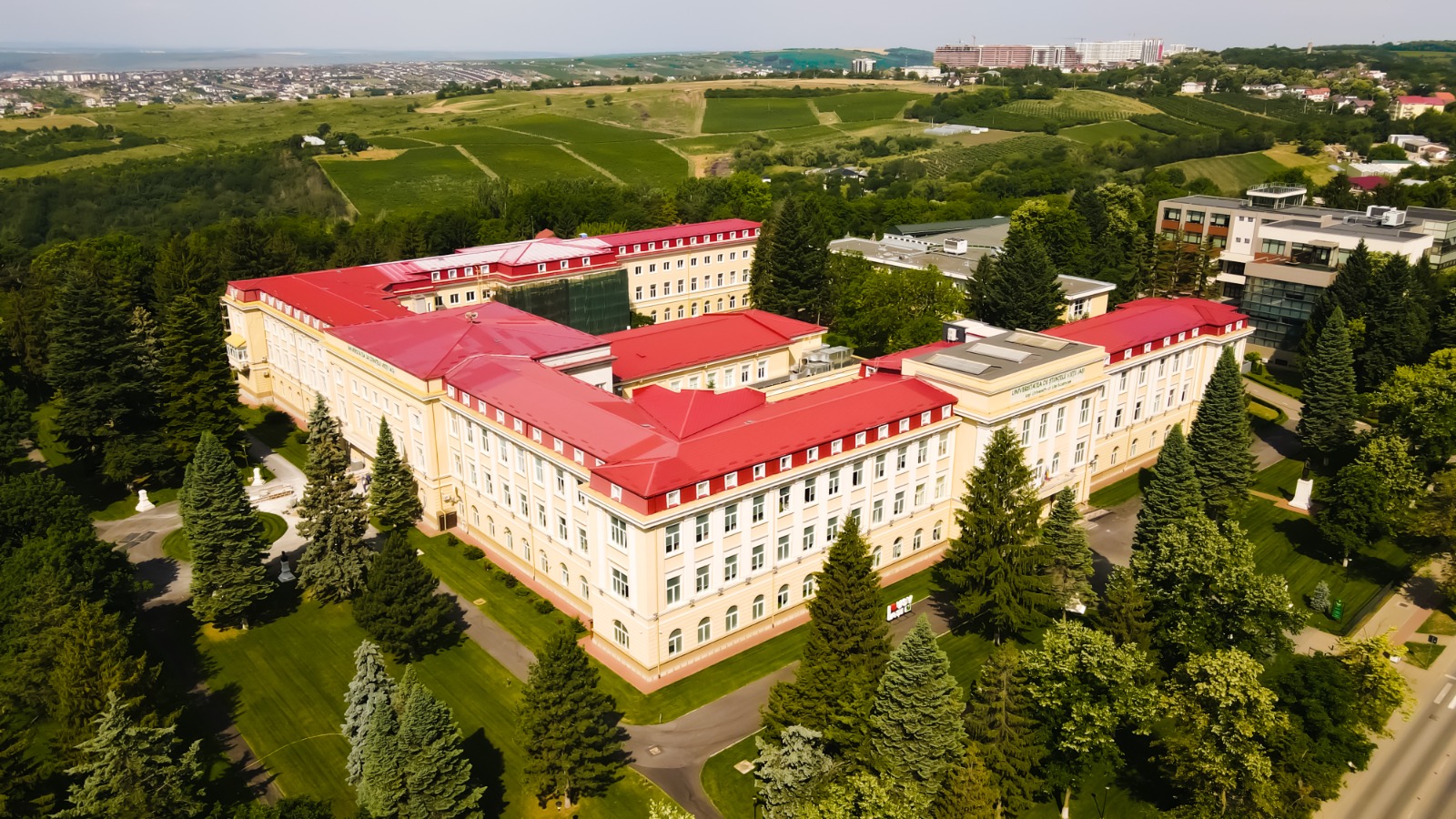 Proiecte de cercetare importante câștigate de trei tinere cadre didactice ale USV Iași