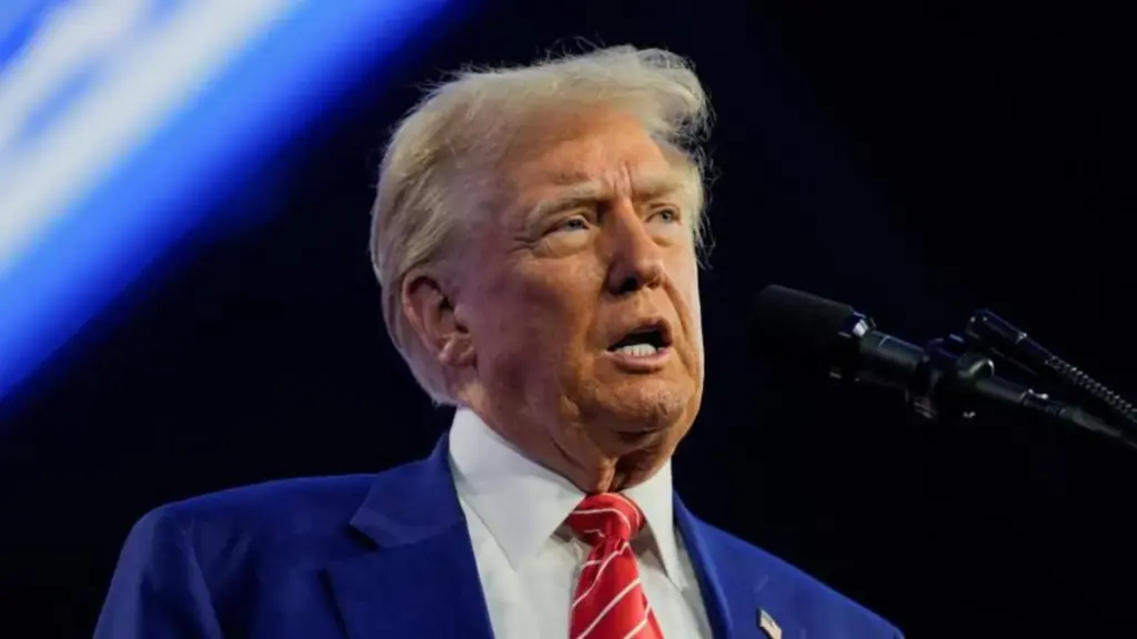Donald Trump a avut o cădere nervoasă din cauza unui portret oficial: „Nu am mai văzut niciodată aşa ceva”