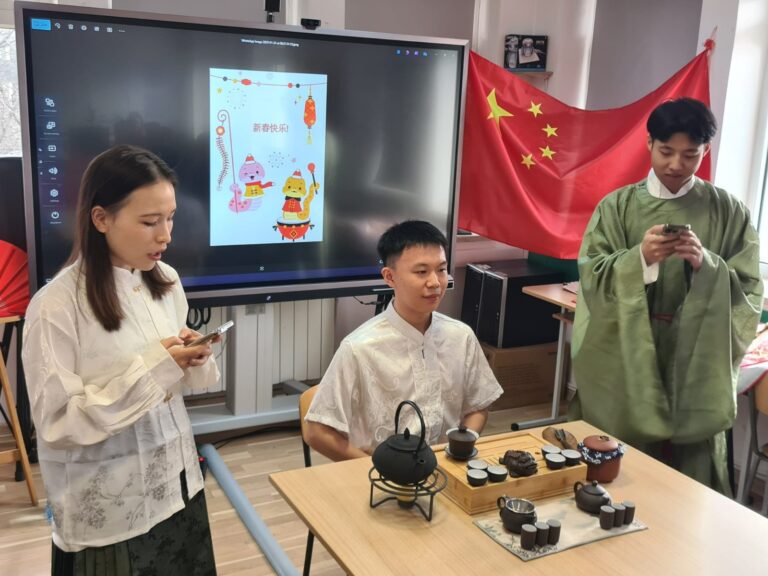 Anul Nou Chinezesc la Școala EuroEd din Iași: o lecție despre multiculturalitate și tradiție