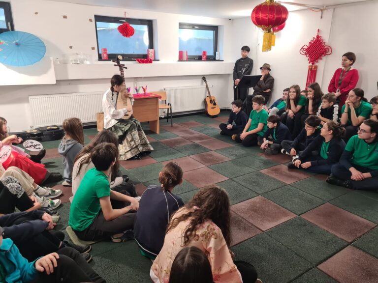 Festivalul Primăverii la Școala EuroEd Iași: o celebrare a culturii chineze/GALERIE FOTO