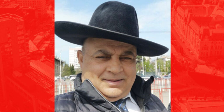 El este „călăuza” romilor care nu se descurcă în labirintul birocrației ieșene. „Fac din suflet, sunt mândru de etnia mea”