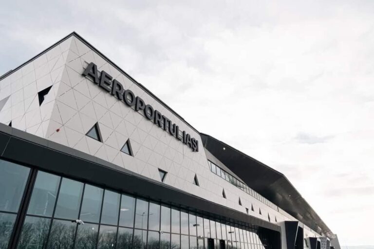 Aeroportul Iași voia să facă angajări, dar s-a răzgândit rapid - UPDATE