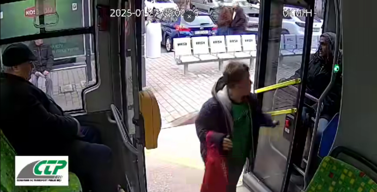 Unde este Alexandru? Ultimele imagini cu băiatul dispărut arată că a coborât din autobuz în Mircea cel Bătrân