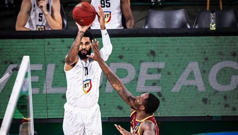 Baschet masculin: CSM Oradea, înfrângere în Top 16 FIBA Europe Cup, în primul meci din 2025