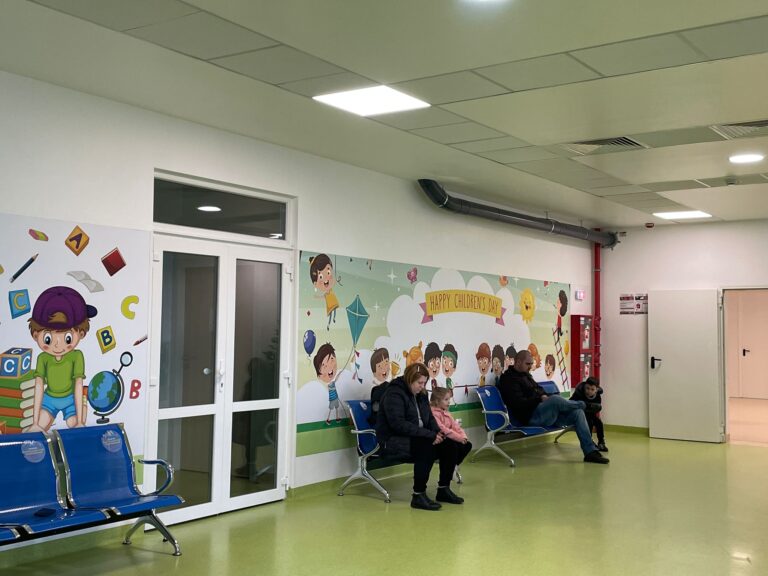 Iaşi: Pediatrii cer autorităţilor interzicerea comercializării petardelor, după ce 30 de copii au ajuns la spital