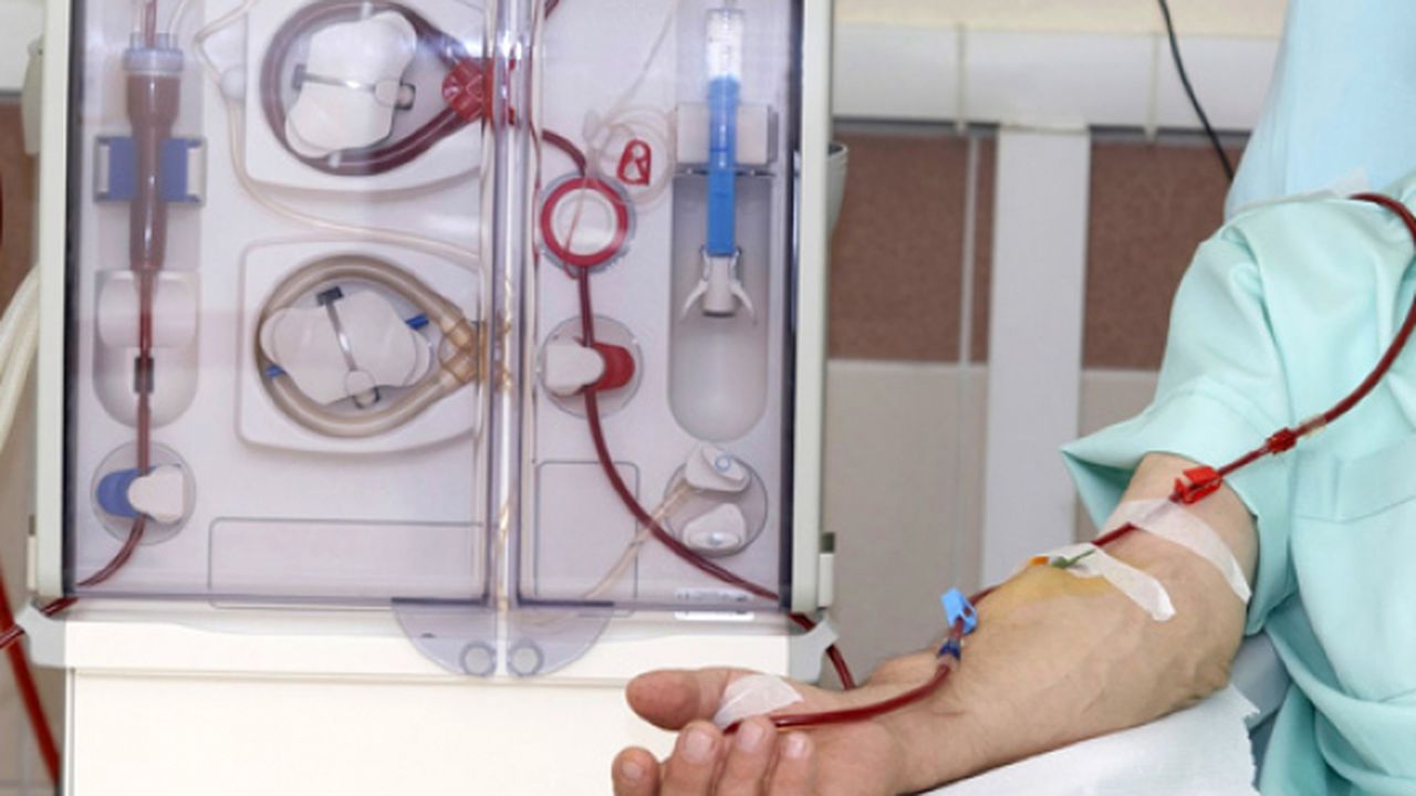 Alarmă pentru tineri: Neglijarea controalelor medicale l-a adus în pragul dializei la doar 18 ani!