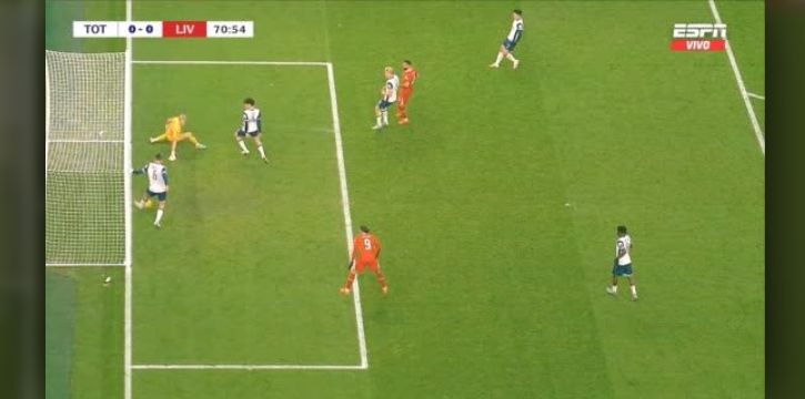 Radu Drăgușin, lăudat de presa din Anglia după victoria cu Liverpool: „O prezență de top”