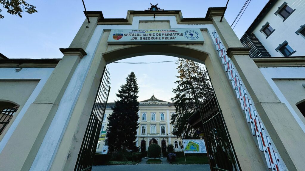 Infirmier de la Spitalul de Psihiatrie din Sibiu, condamnat la 18 ani și 8 luni de închisoare pentru violarea a 4 paciente