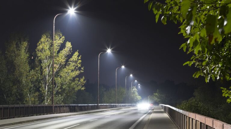 Noul primar din Tg. Frumos vrea să modernizeze sistemul de iluminat din oraș cu 2,36 milioane de lei