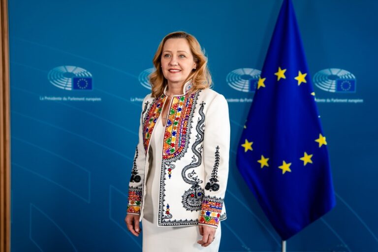 Elena Lasconi: Există un alt candidat, care înţeleg că ar fi şi lucrat cu domnul Georgescu, care se pare că foloseşte aceeaşi metodă