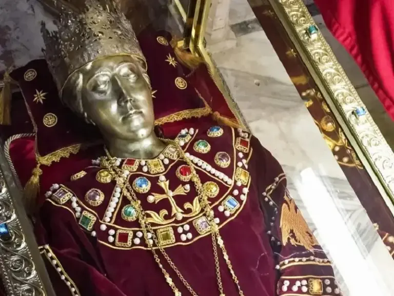 Premieră în România. Moaștele Sfintei Împărătese Elena, aduse în țara noastră. Unde vor fi așezate